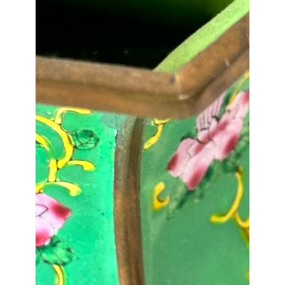 Decorative Chinese Canton Enamel Vase And Wooden Base - Picture 3 of 10